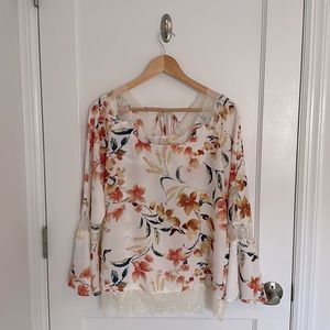 NY Collection Floral Bell Sleeve Blouse in size Small